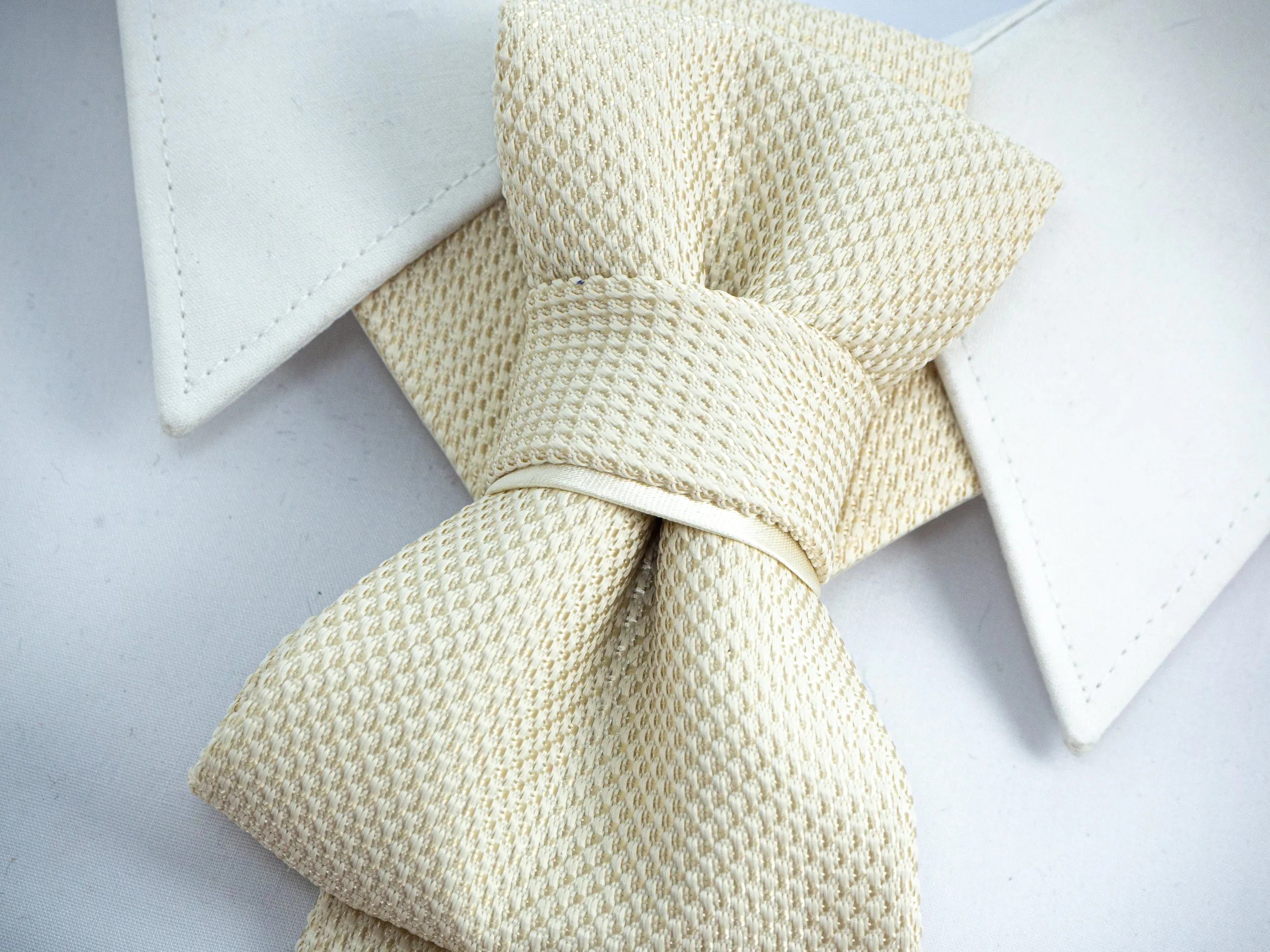 BOW TIE "PEARL"