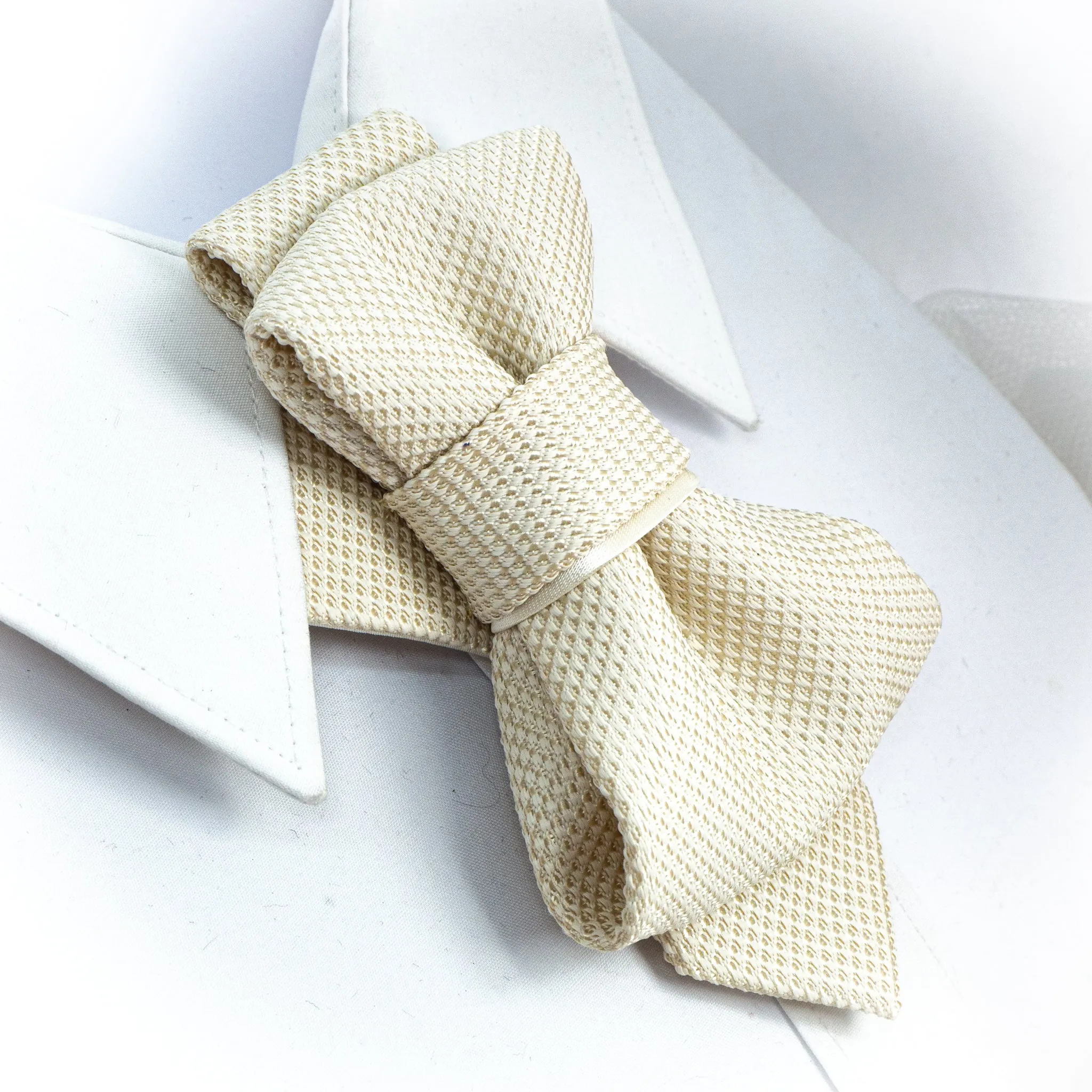 BOW TIE "PEARL"