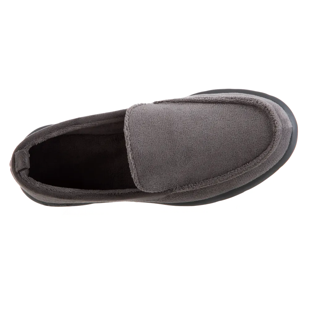 Isotoner with Everywear® Men’s Microterry Moccasin