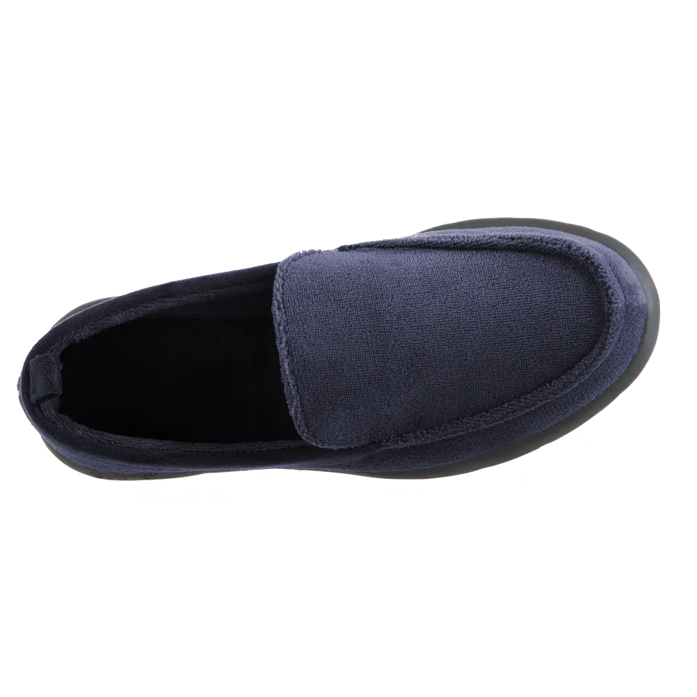 Isotoner with Everywear® Men’s Microterry Moccasin