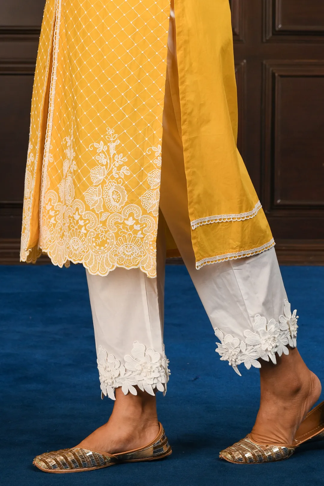 Mulmul Cotton Cayo Yellow Kurta With Hibiscus Pants